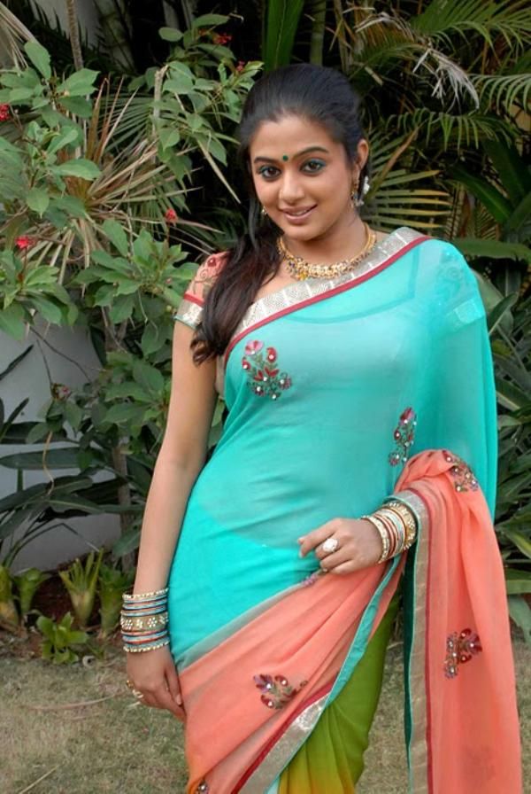 Priyamani Hot Saree